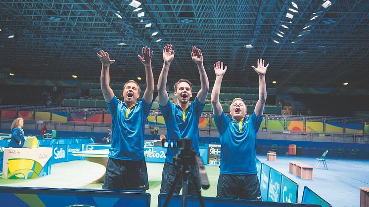 Jubel efter framgångar på Paralympics för Sjöstedt, Andersson och Karlsson.