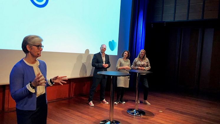 Fra venstre: Maalfrid Brath, konsernsjef i ManpowerGroup, Hans Petter Stub, employer-branding ekspert og partner i Whydentify, Ann-Kristin R. Pfründer, daglig leder i Too Good To Go og Tove Selnes, HR- sjef i Storebrand.