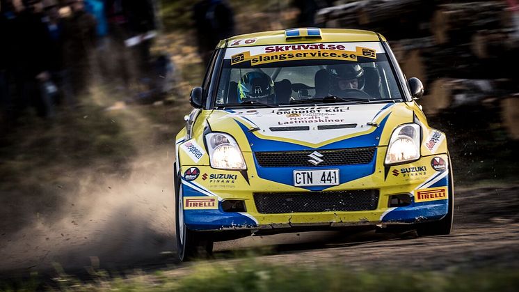 SM-vinnaren Johan Holmberg i Suzuki Rally 2015 kan en hel del om oljor - också.