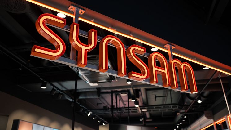 20. juni kl 12 åpner Synsam i Storgata 10 i Hønefoss med over 2000 briller i sortimentet og helt nytt butikk konsept.