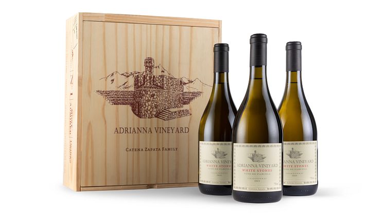 Adrianna Vineyard White Stones_wooden case