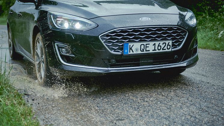 Nu lanserar Ford en helt ny teknik för att upptäcka potthål, som kan anpassa bilens stötdämpning så att den tar sig över hålet mjukare och smidigare.