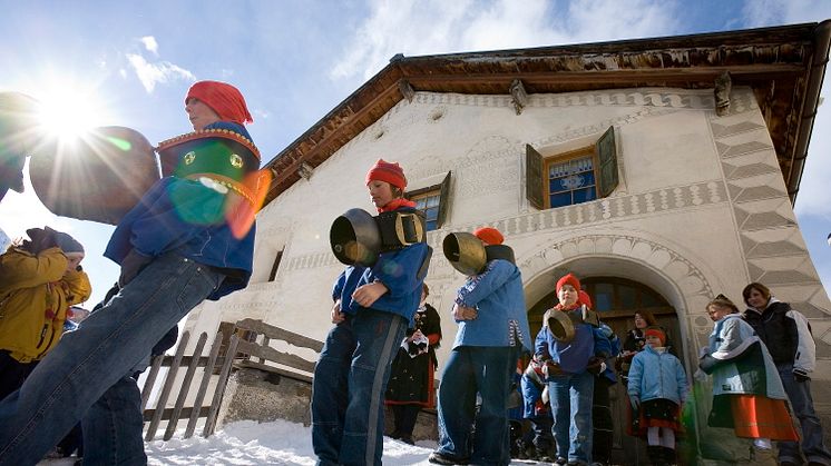 Chalandamarz in Graubünden - Winterbräuche in der Schweiz