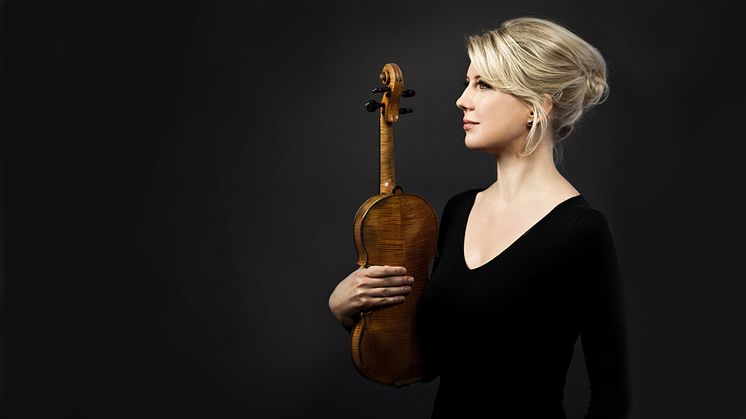 Elina Vähälä är solist i Sibelius violinkonsert tillsammans med Norrköpings Symfoniorkester.
