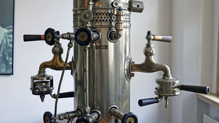 Eine Espresso-Maschine von der Kaffeemaschinenfabrik DORAG Berlin