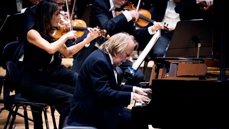 Mozart Pianokonsert nr 22 med Roland Pöntinen