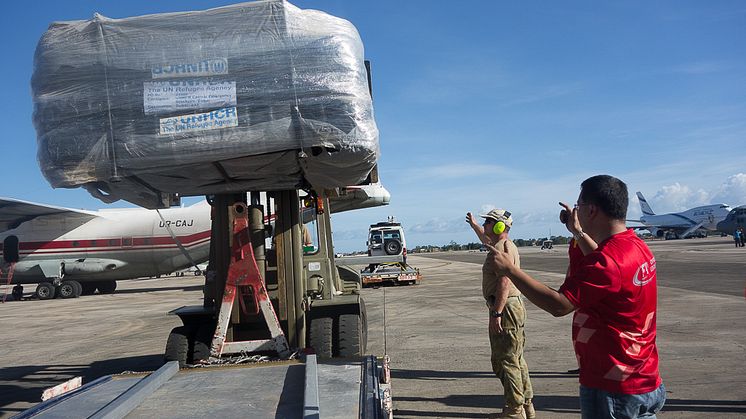 Logistikeksperter indsat i hjælpearbejdet efter tyfonen Haiyan