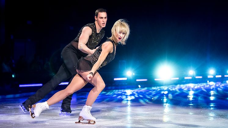 Aljona Savchenko und Bruno Massot bei HOLIDAY ON ICE