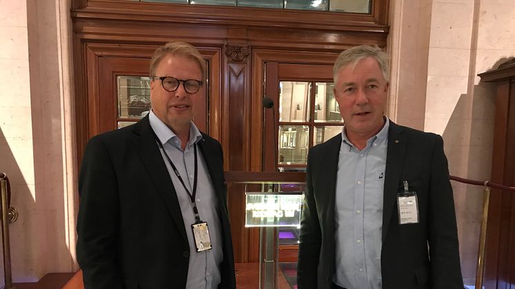 Bengt Eliasson, riksdagsledamot (L) och ledamot I Kulturutskottet. Jan Aronson, styrelseordförande Arkiv Digital AD AB