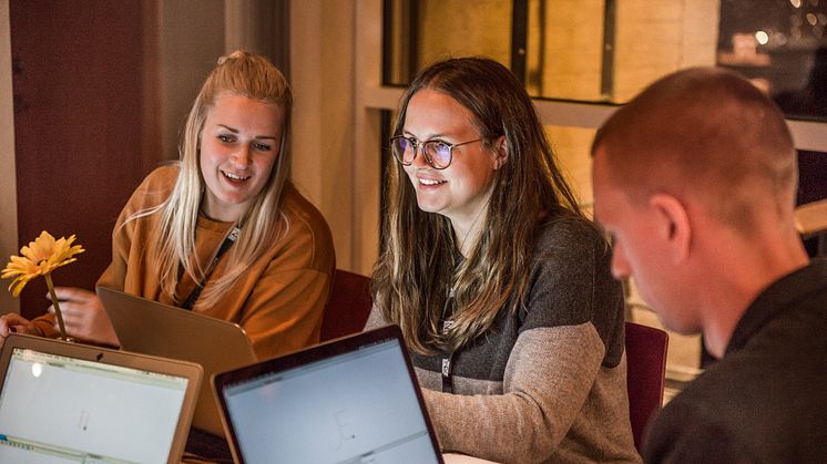 En undersökning gjord av Telavox och Nationalencyklopedin visar på att många lärare inte har tid att lära ut programmering på grund av tidsbrist.