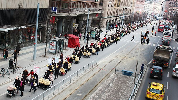 Barnvagnsmarschen mot mödradödlighet blir rekordstor