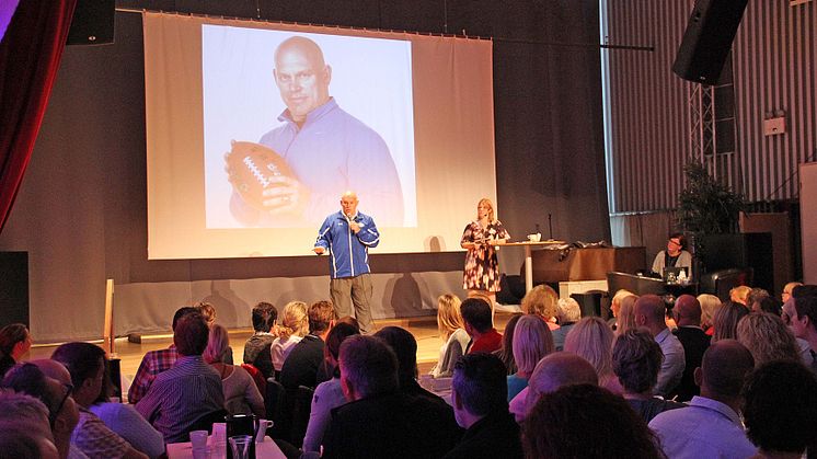 ​Skalbar näringslivsfrukost med Niclas Carlson och Webcoach