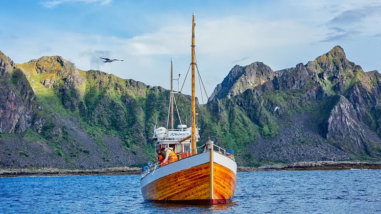 Guests on the Svalbard Express can go fishing on a traditional 39-foot fishing cutter before cooking and eating their fresh catch on board. Photo: Agurtxane Concellon.