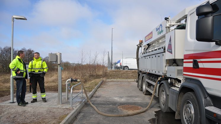 Så lätt tankar du vatten på NSVAs nya vattentankstationer