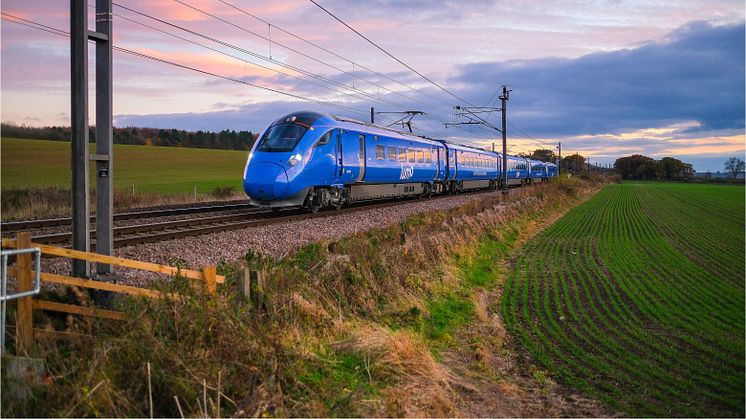 Hitachi and Lumo fleet help rail become preferred choice over air travel between Edinburgh and London 