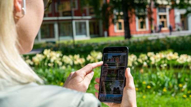 I Värmlands Museums nya app finns mobila guider till kulturhistoriskt intressanta platser i Värmland. Foto: Lars Sjöqvist