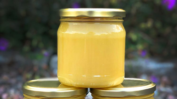 Att Livsmedelsverket ännu ej infört ursprungsmärkning för honung,  gör att våra konsumenter förs bakom ljuset.