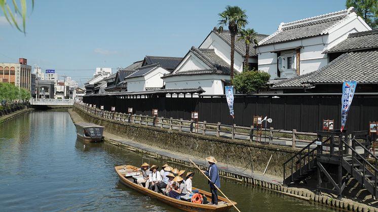 Cultural walks among the traditional buildings of Tochigi, a trading city. Experience the architectural beauty of Old Edo.
