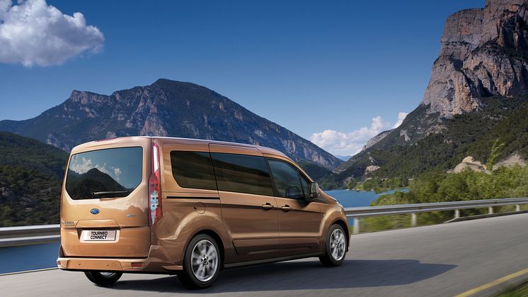 Täysin uusi Ford Tourneo Connect tuo uudenlaista joustavuutta perheille 