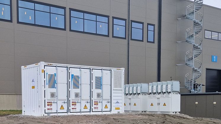 Swede Solars batterilager på PostNord TPL:s logistikenhet Malmölandet.