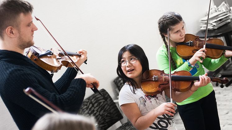 Bas, fiol och flöjt - Fler barn i Ronneby kommun kan lära sig att spela ett instrument 