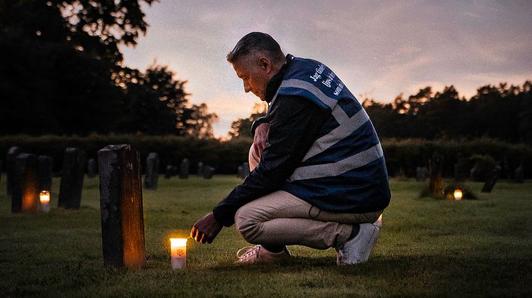 Fonus tänder ljus för de som inte kan – över hela världen under allhelgona