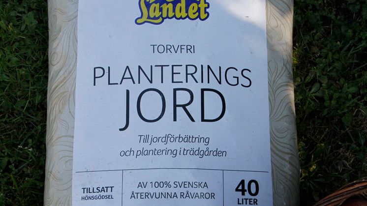 torvfri-jord-tradgard-standing-pontus-almen.jpg