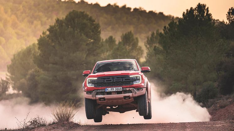 Az eladási rekordokat produkáló Ford Ranger pickup vadonatúj változatának bevezetése a különleges, nagy teljesítményű Ranger Raptor modellel kezdődik