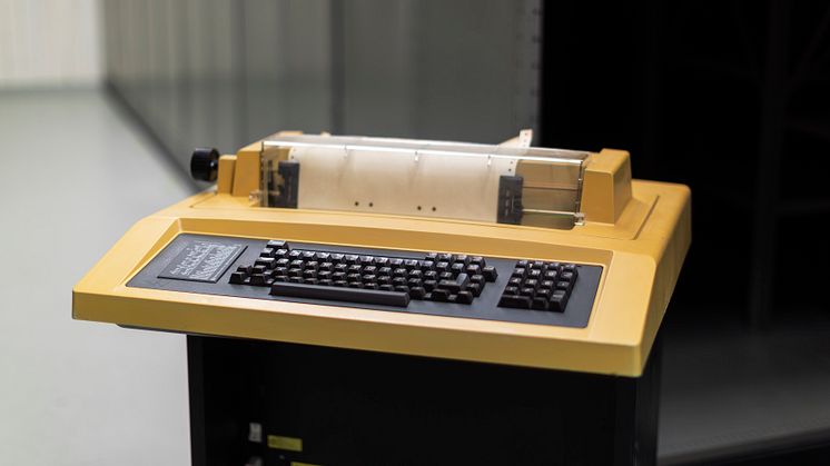 År 1983 tog internetpionjären Björn Eriksen emot det första mailet till Sverige på denna Digital DECwriter III. Foto: Anna Gerdén, Tekniska museet