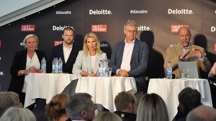 Sofia Brax HR- och hållbarhetschef Collector Bank, Andreas Näsvik partner och Sverigechef Nordic Capital, Erika Eliasson Chief Strategic Communications Officer på Lendify, Klas Eklund ekonom och Olof Manner senior rådgivare Affärsvärlden.