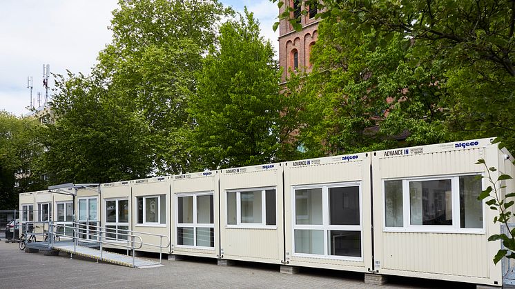 Mobile Sanitätsstation Außenansicht I Algeco