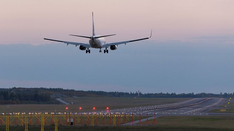 Boeing 737-800 laskeutumassa