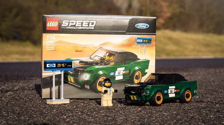 032_DG_Ford_Speed_Champions_Lego_