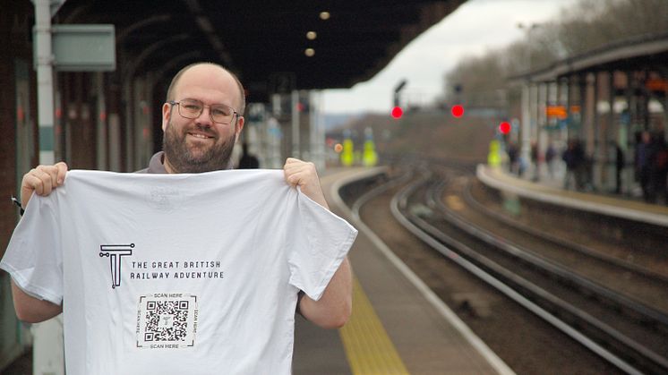 Dave Jones - The Great British Railway Adventure platform T-shirt no train