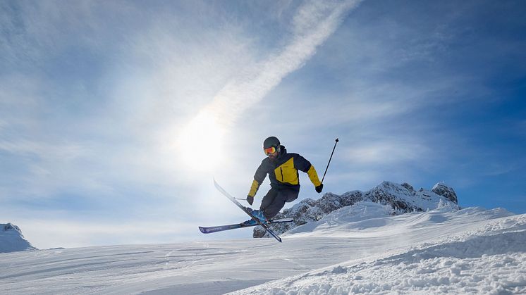 Mit der sportlichen Maier Sports Herren-Kombi PRADOLLANO & COPPER SLIM bist du den Herausforderungen dieses Skiwinters bestens gewachsen.