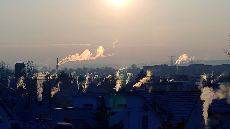 En ny rapport som IVL Svenska Miljöinstitutet har tagit fram tillsammans med FN:s miljöprogram UNEP visar att skillnaderna i luftkvalitet mellan öst och väst blir allt större.