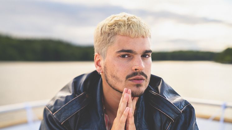 Oscar Zia släpper explosiva singeln ”Tiotusen” från kommande album 'Heartbreak Miljonär' 