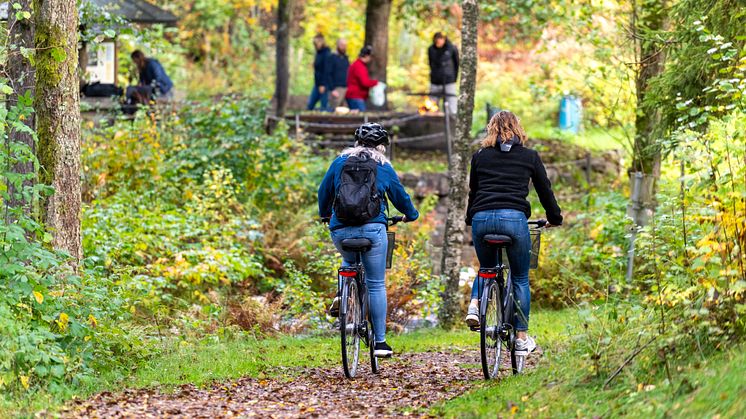 Den vackra och cykelvänliga Hylteleden passerar både slott och koja. Foto: Joakim Leihed.