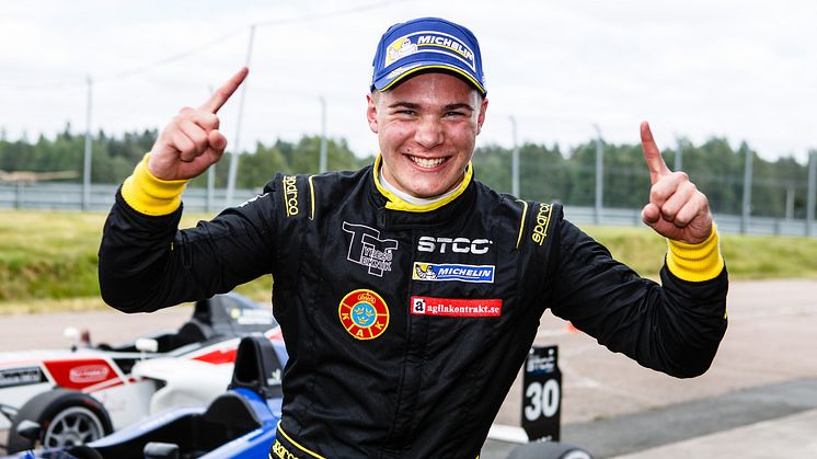 Linus Lundqvist, mästare i Formula STCC Nordic 2016. Foto: Jerry Karlgren/STCC