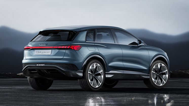 Audi Q4 e-tron concept (Solar Sky)