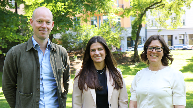 Nexer Tech Talent and ICA continue to collaborate, securing competence of the future. From the left: John Sjöberg and Sofie Lundh, Nexer Tech Talent, Johanna Wiking, ICA Group.