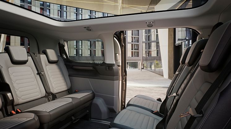 2022_FORD_TOURNEO_TITANIUM_INTERIOR_05