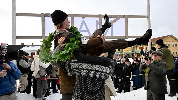 Jubileumsvasan Erik Wickström hissas efter målgång