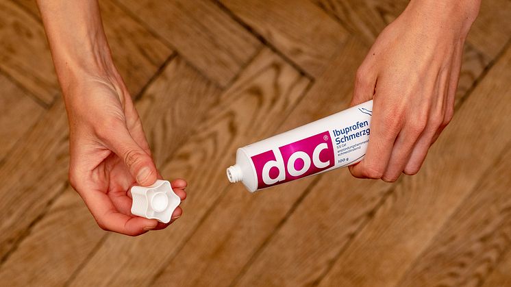 doc Ibuprofen Schmerzgel Tube in Anwendung