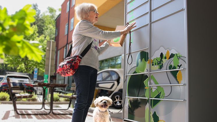 Eftersom boxarna kommer stå utomhus kan du passa på att hämta paket när du gör annat - rastar hunden, till exempel. Foto: Viktor Ginner