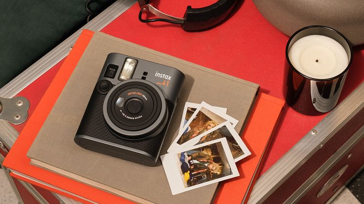 En stilren oppdatering innenfor instant fotografering: Fujifilm introduserer instax mini 41™ instantkamera