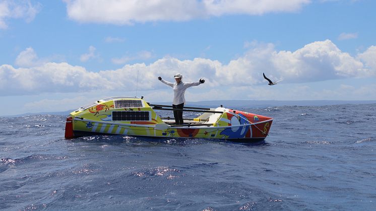 Hi-res image - Lia Ditton celebrates just before reaching Waikiki Yacht Club, Hawaii