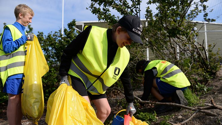 Idrottsungdomar och ICA Maxi städar Örebro