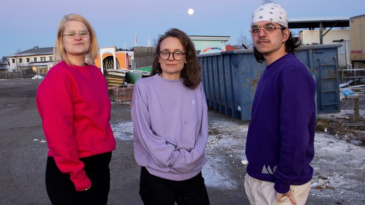 Ellen Freed, Malin Tivenius och Filip Kijowski – residenskonstnärer på OpenArt. Foto: Felicia Bjärmark Esbjörnsson.