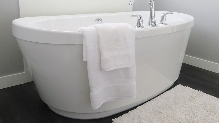 bathtub-2485957_1920.jpg